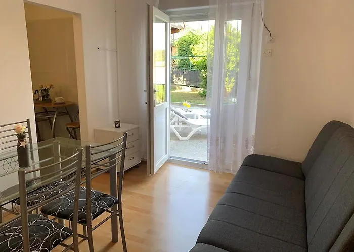 Apartma Enej ポルトローシュ